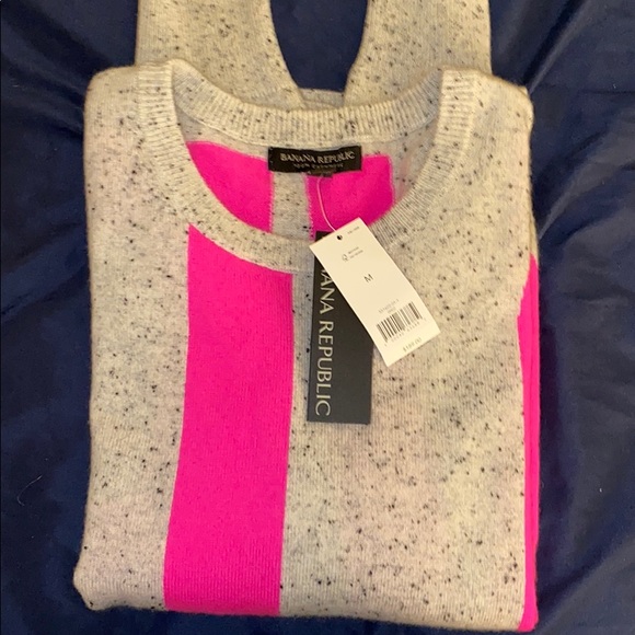 Banana Republic “Love” sweater - Picture 3 of 3